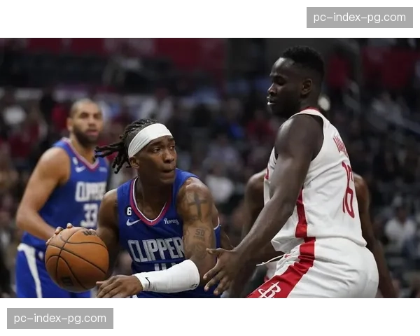 评论：当“防守效率值”实时显示在屏幕下方，比赛观看变得更像一场数据实验